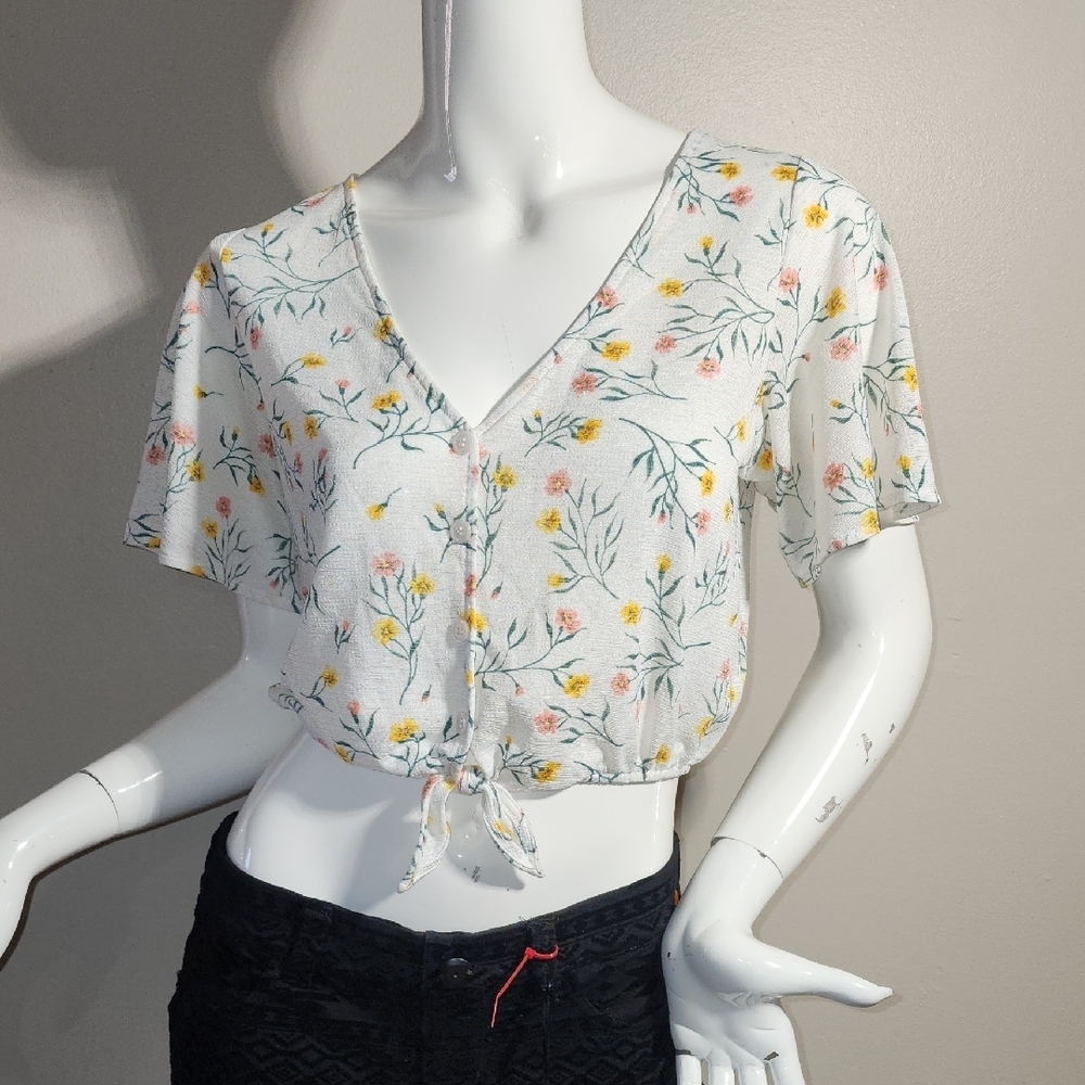 Divided White Floral Tie-Front Crop Top